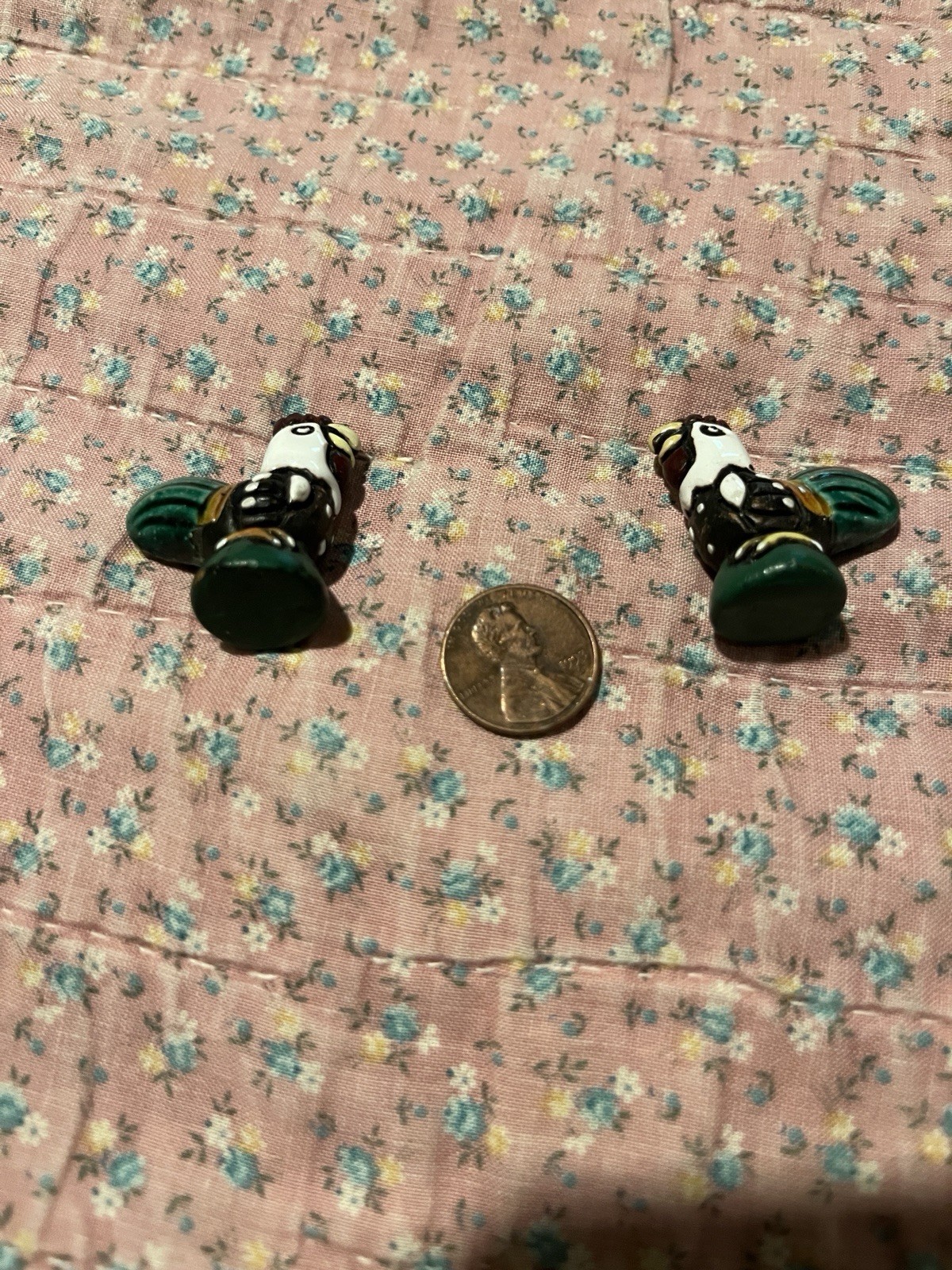 Two Tiny Painted Pottery Roosters Vintage Miniature Figurines GUC