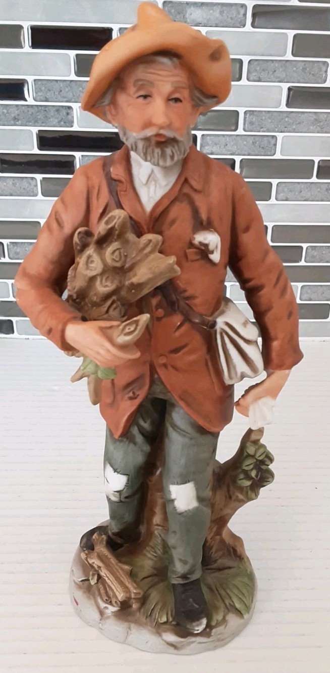 Home Interiors Vtg Figurine #8884 Old Man Carrying Wood Porcelain Figure