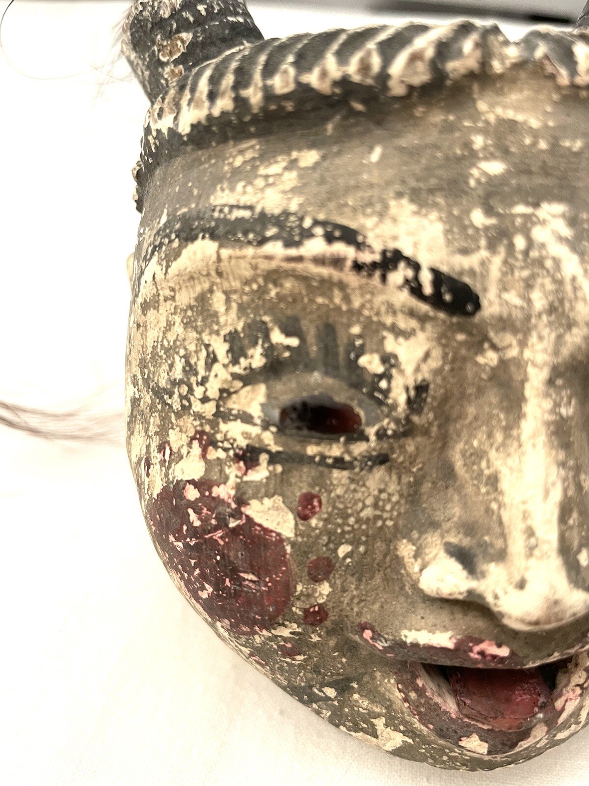 ANTIQUE / VINTAGE BURMESE POLYCHROMED WOOD ANIMATED PUPPET HEAD W/ GLASS YES 