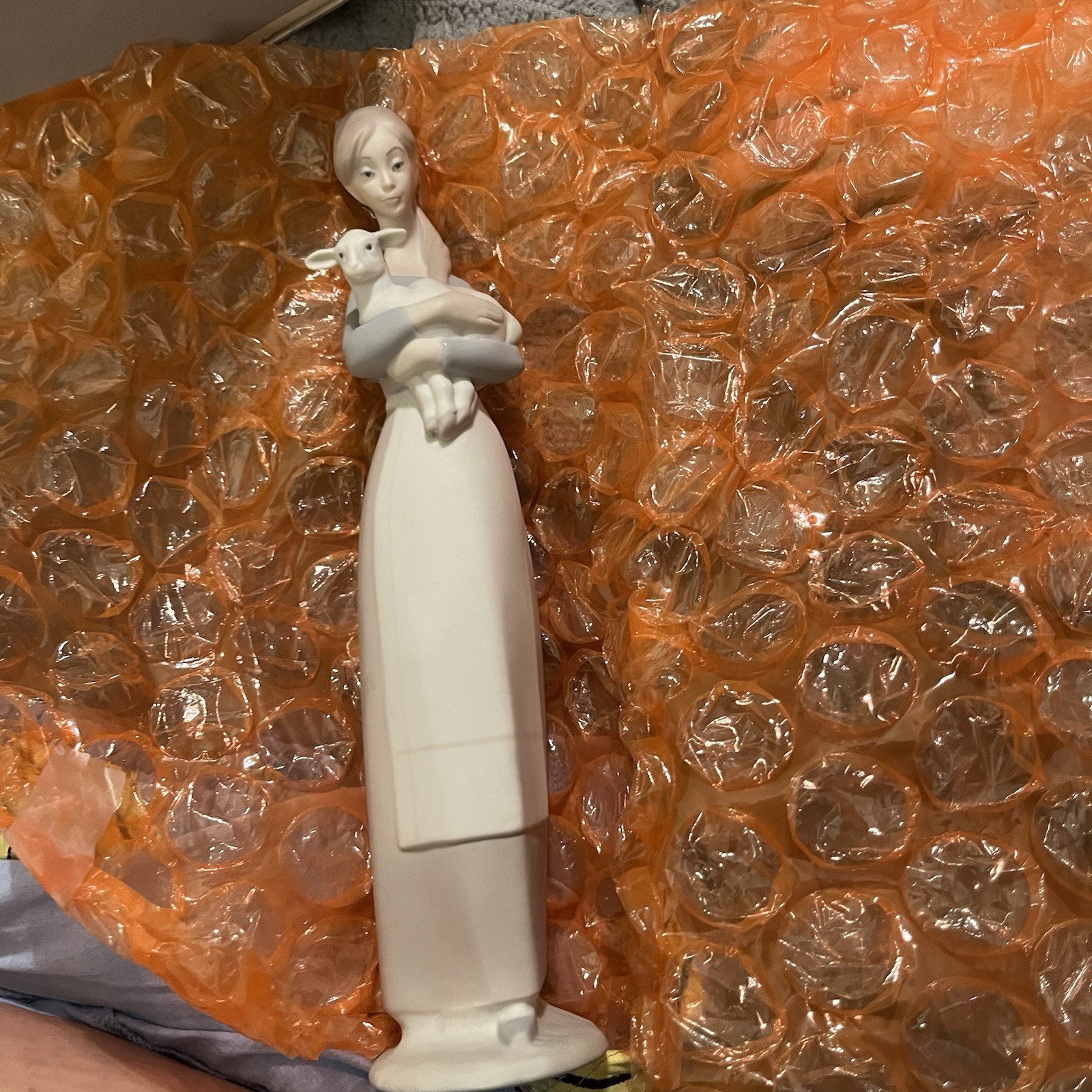 LLADRO #4505 GIRL WITH LAMB MATTE FINISH PORCELAIN 10 1/2 Made in Spain K11
