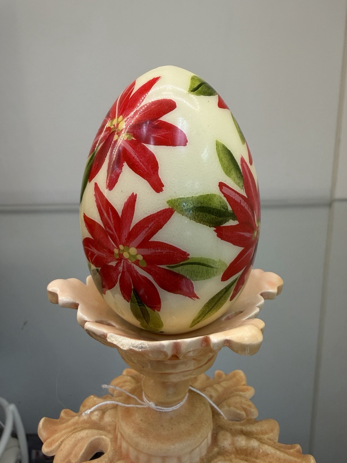 Alan Traynor Hand Painted Signed Solid Wood Floral Collector Egg Ivory Red Green
