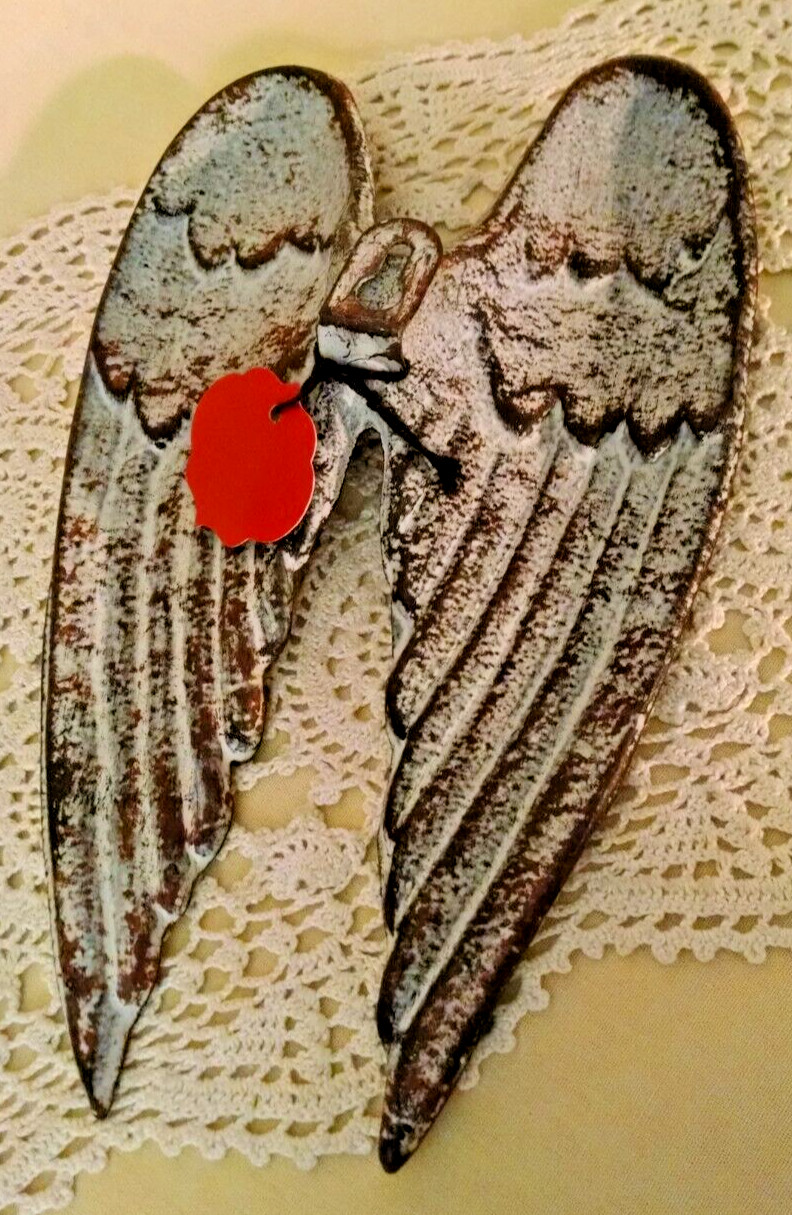 ANGEL WINGS WALL DECOR CAST IRON METAL DISTRESSED RETRO HANGING DECORATION.