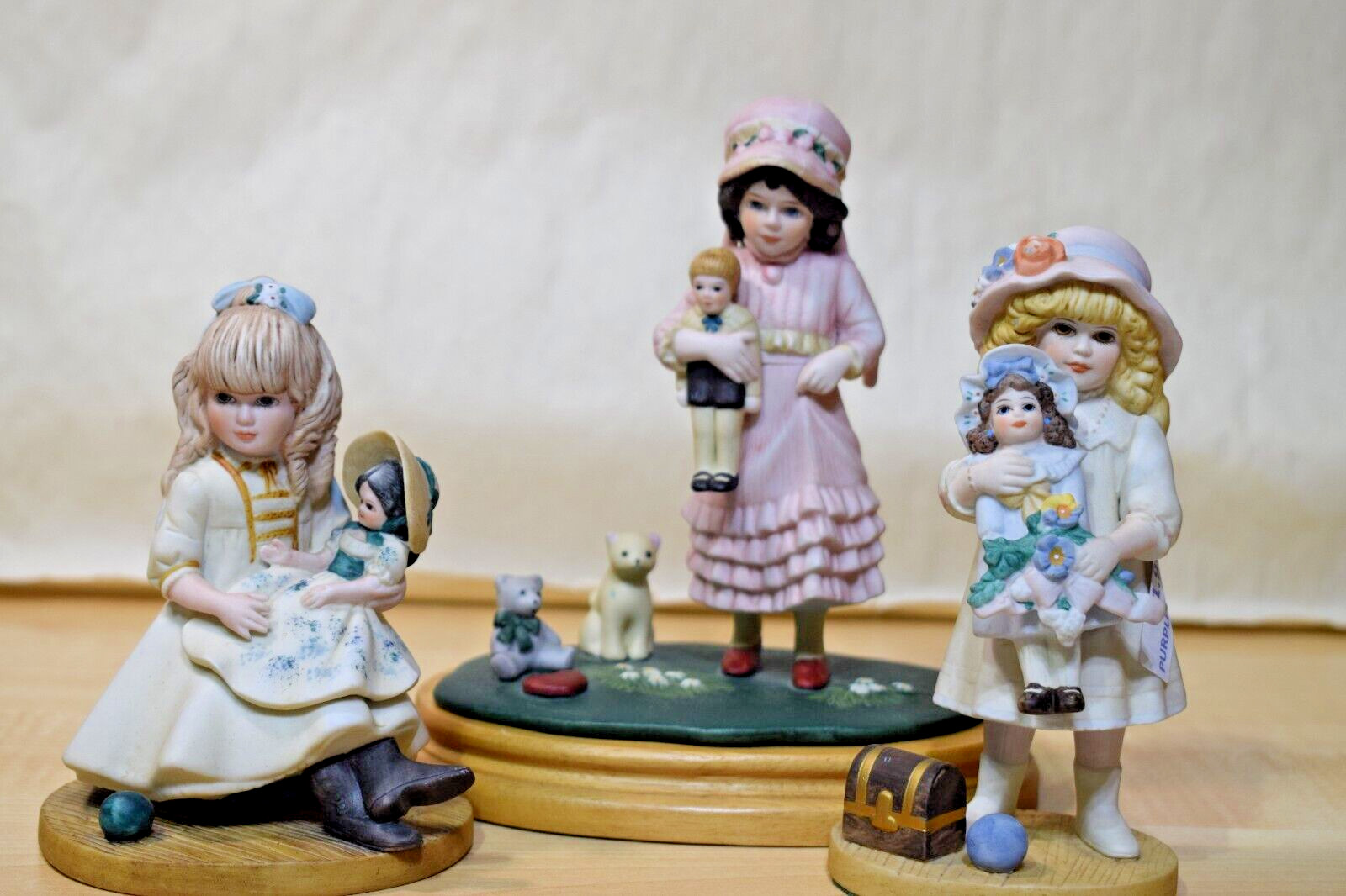 Jan Hagara Figurines Melanie Scarlett O’Hara, Julie, & Cathy Victorian-era