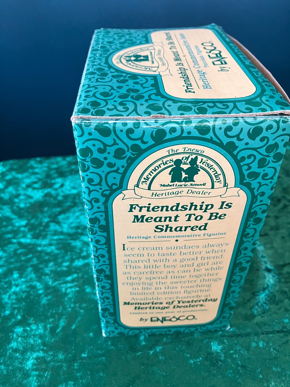 Memories of Yesterday: Friendship is Meant to Be Shared #602922 w/ Box 1994