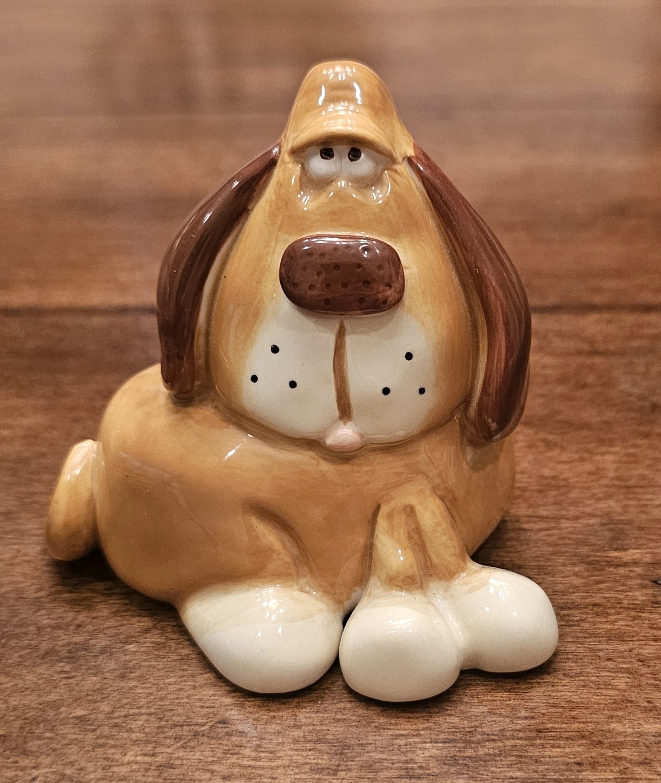 Vtg Douglas Russ Berrie Ceramic Whimsical Brown & White Dog Figure Collectible