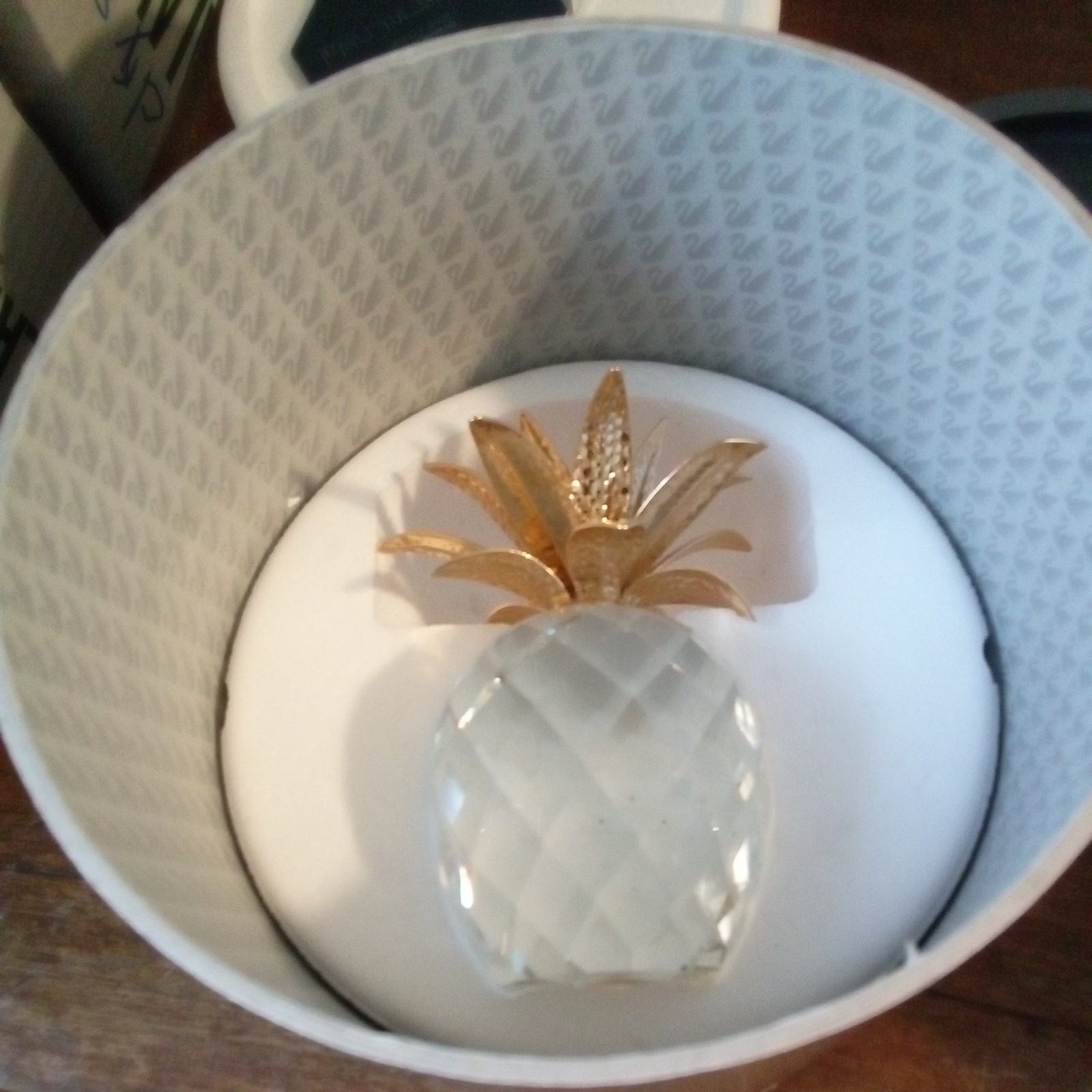 SWAROVSKI Figurine Pineapple Gold Hammered Leaf 010044