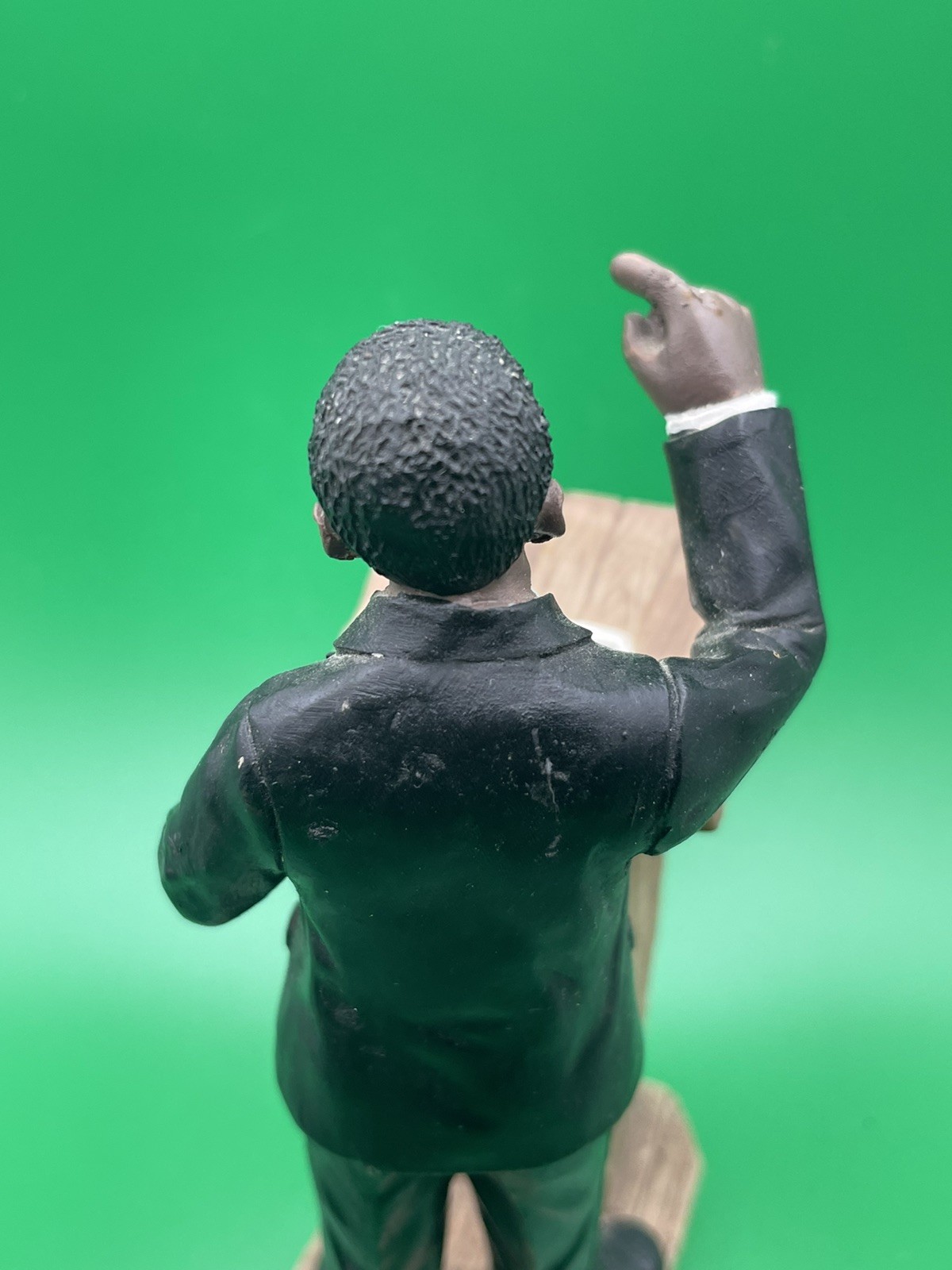 BEAUTIFUL African American Reverend At Church Preaching Figurine – 7in Tall