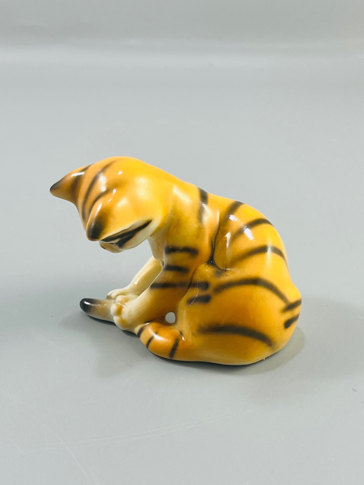Cats of Character Danbury Mint Bone China “Tail End” Orange Tabby Cat Figurine