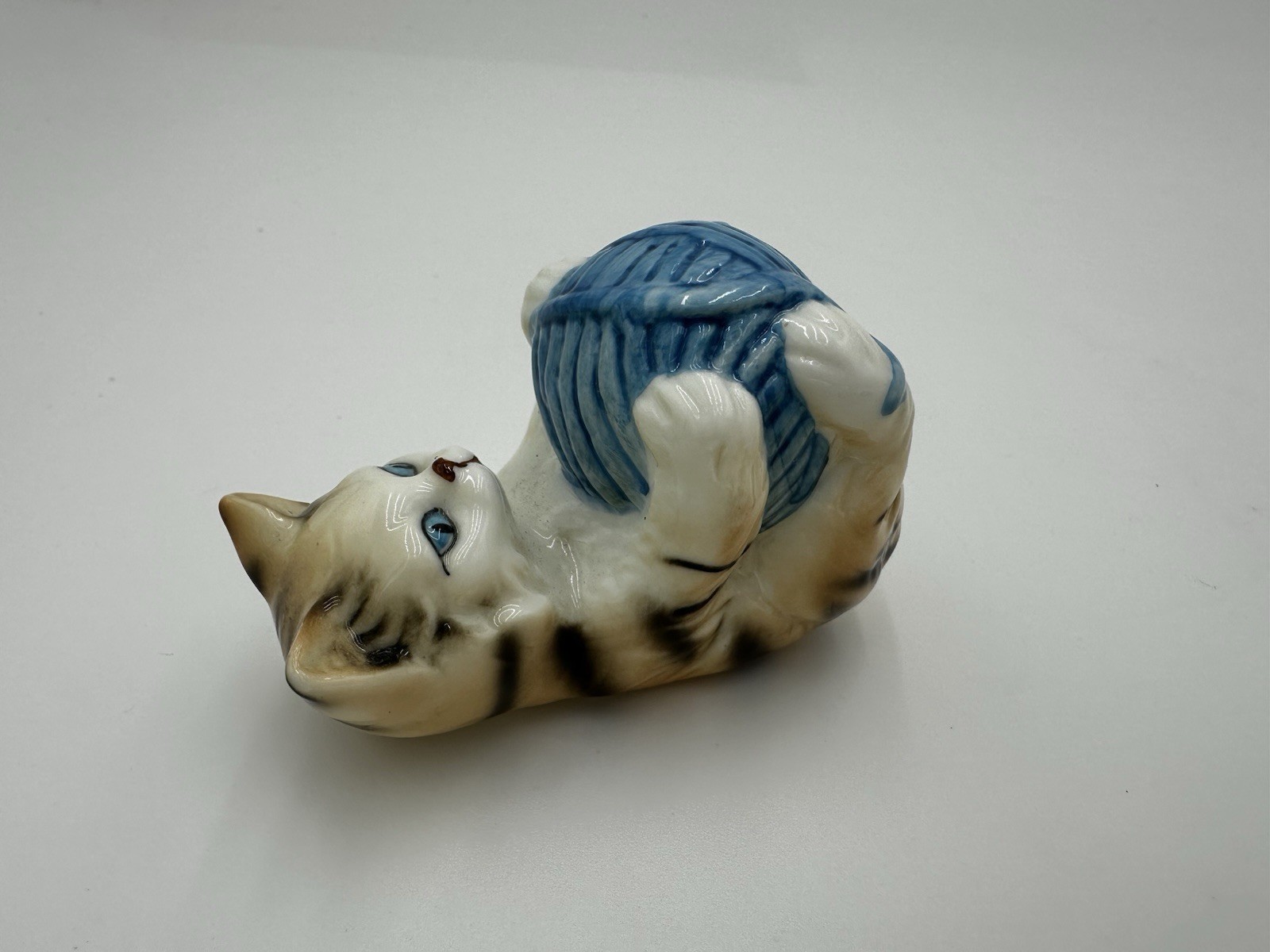 Danbury Mint 1988 Cats Of Character “Roly Poly” Fine Bone China Cat Figurine