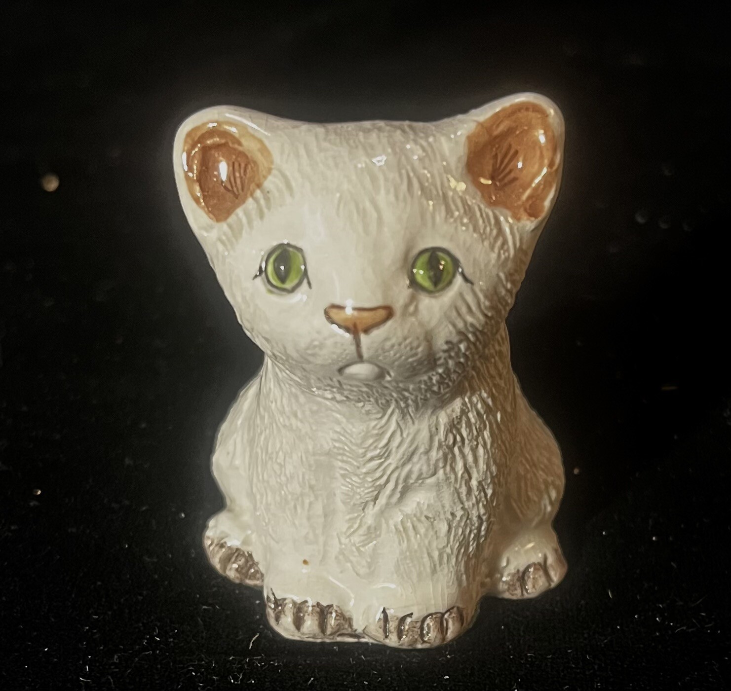 Vintage Basil Matthews Cat Kitten Figurine White With Green Eyes With Orig Label
