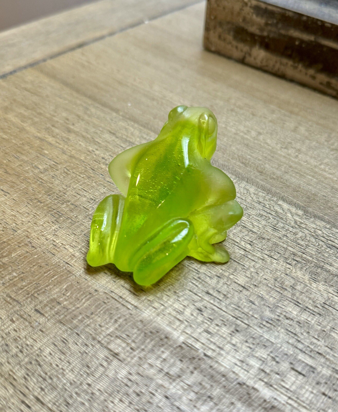 Daum France Tree Frog w/ Baby Frog Crystal Collectible Figurine Bright Green
