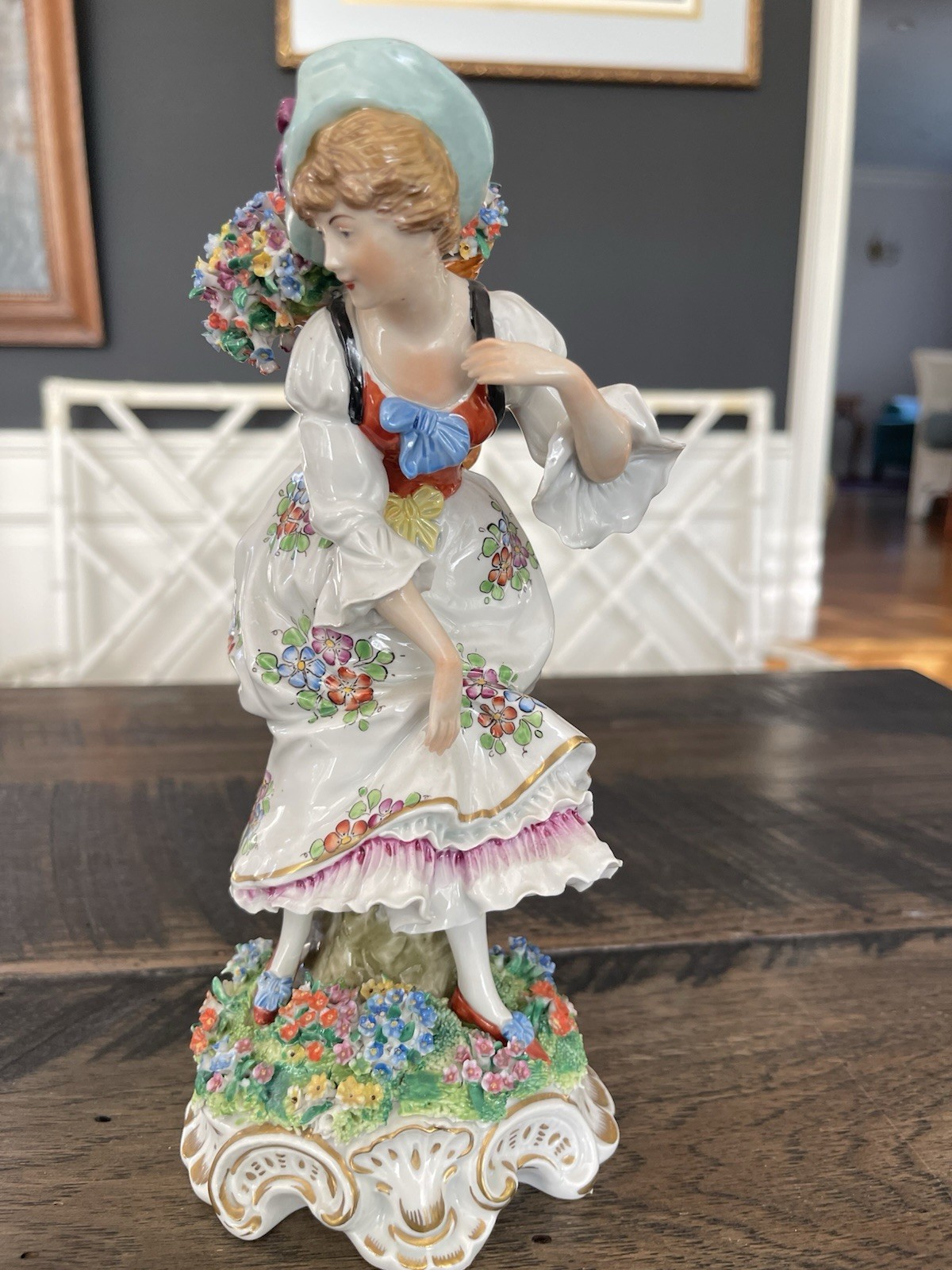 LARGE SITZENDORF GERMANY VINTAGE ANTIQUE FLOWER GIRL FIGURINE 8.5″ ~EXCELLENT
