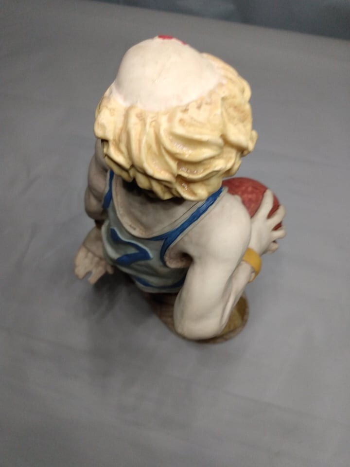 VTG 10″ Unknown Circus Clown Athlete Basketball Player Statue Stand