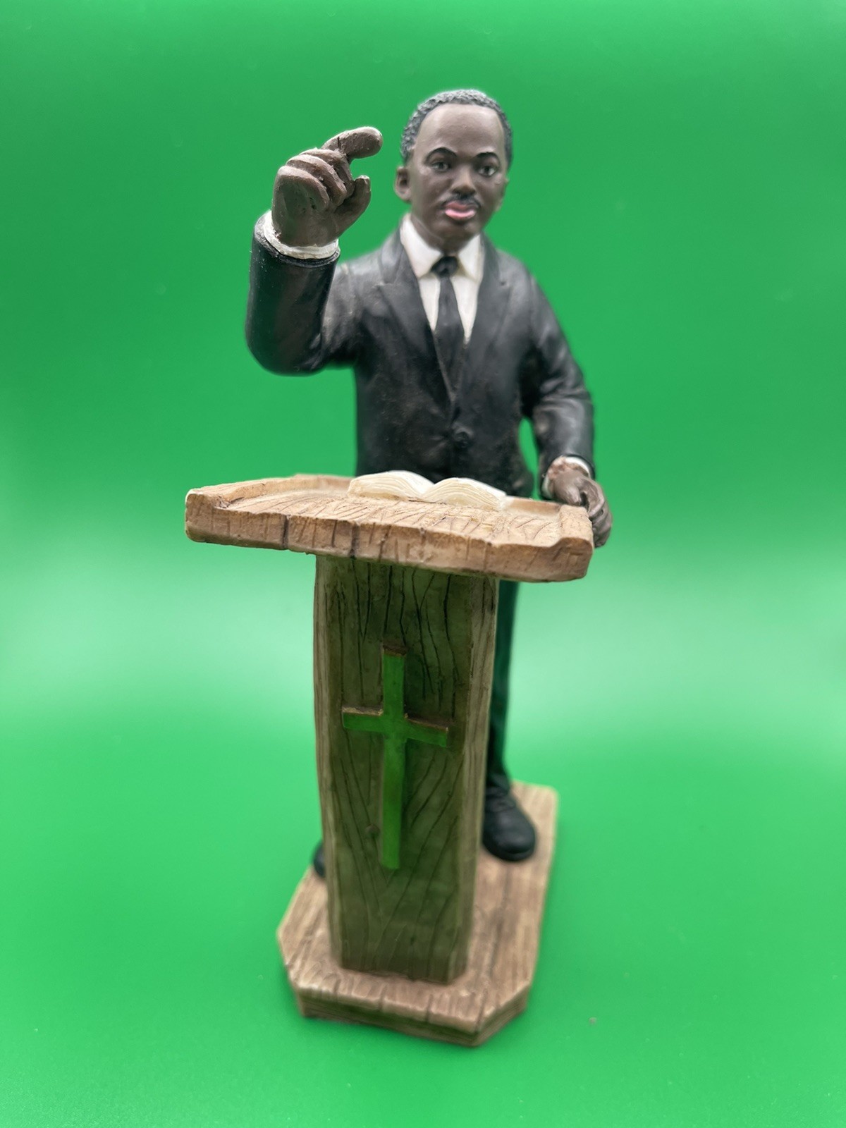 BEAUTIFUL African American Reverend At Church Preaching Figurine – 7in Tall