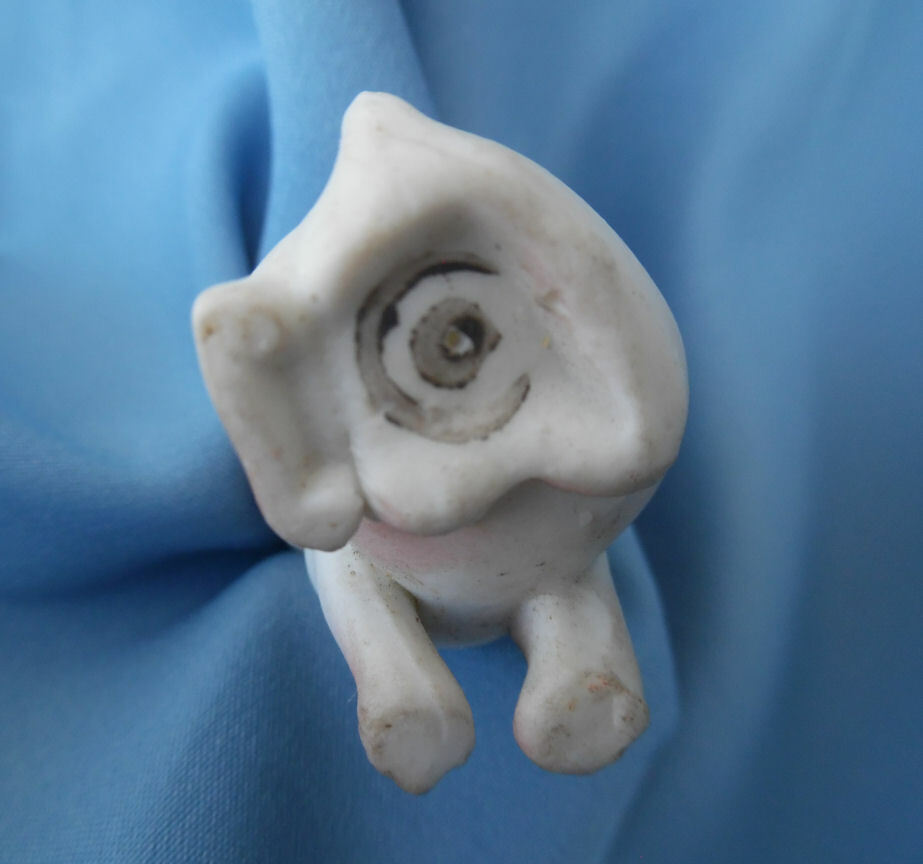ANTIQUE GERMAN BISQUE MINIATURE KEWPIE DOODLE DOG