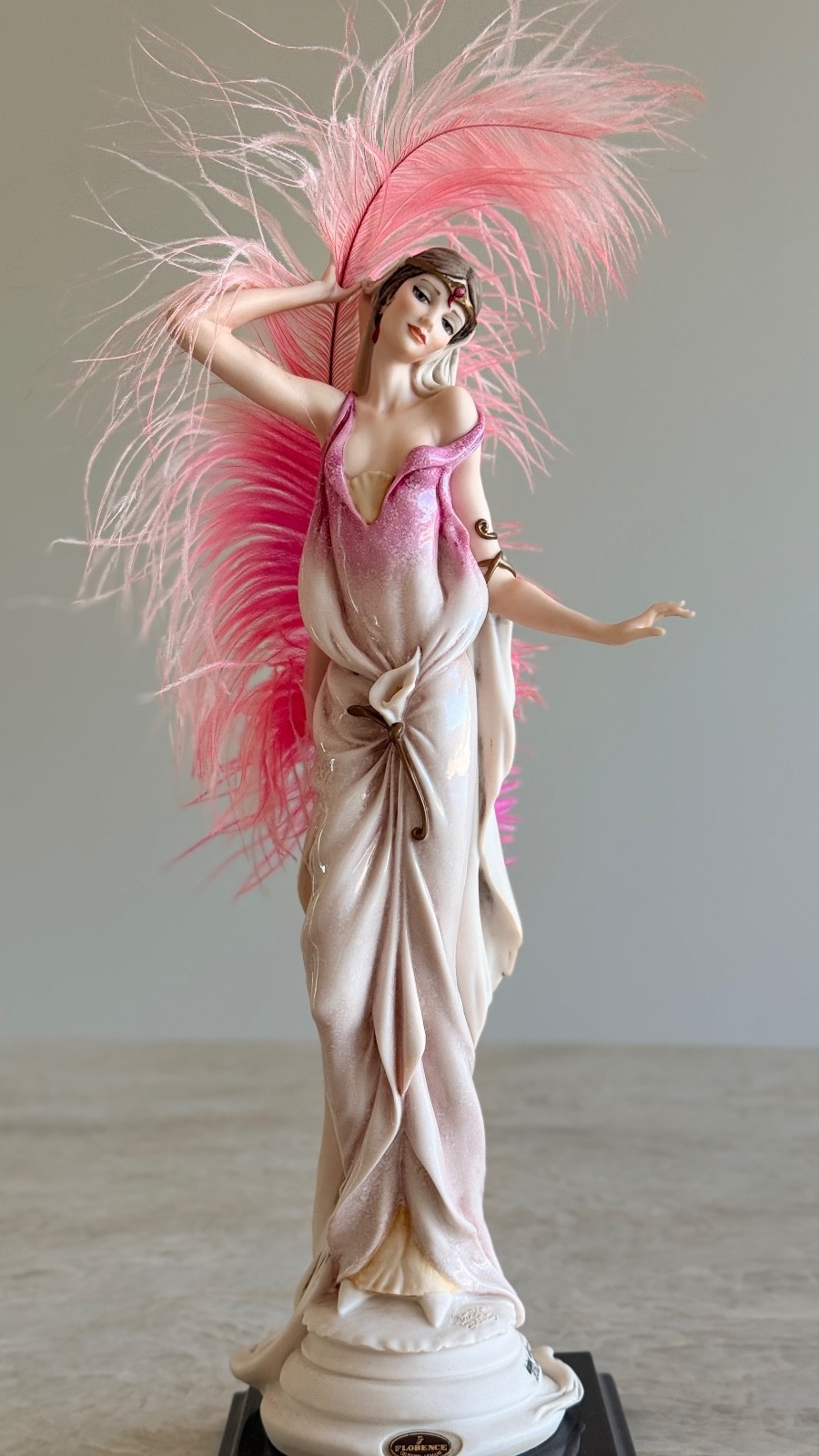 Rare Limited Edition by Giuseppe Armani 202/5000 Sculpture w/detachable feather