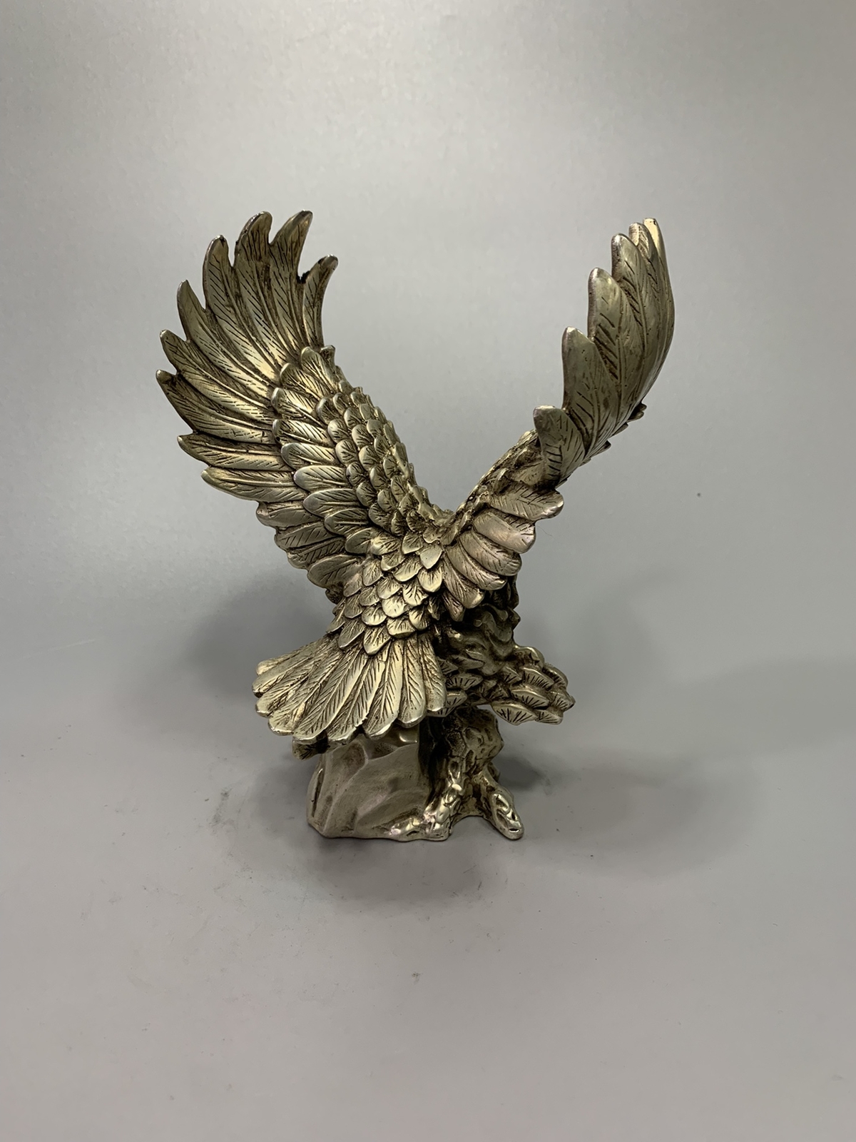 Chinese Antique White Bronze Realistic Eagle Statue Ornament