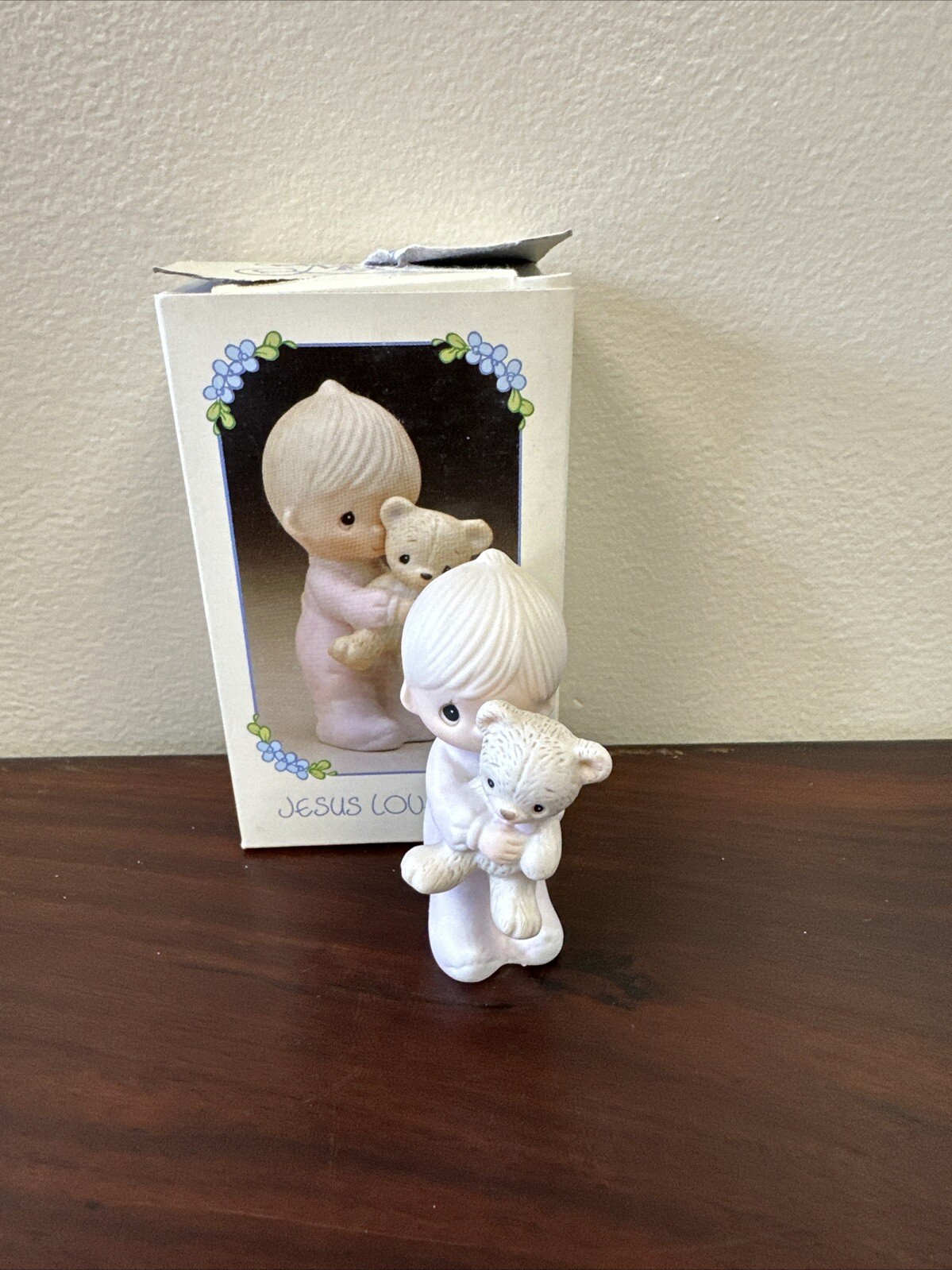 Precious Moments 1982 “Jesus Loves Me” 3″ Figurine E-9278