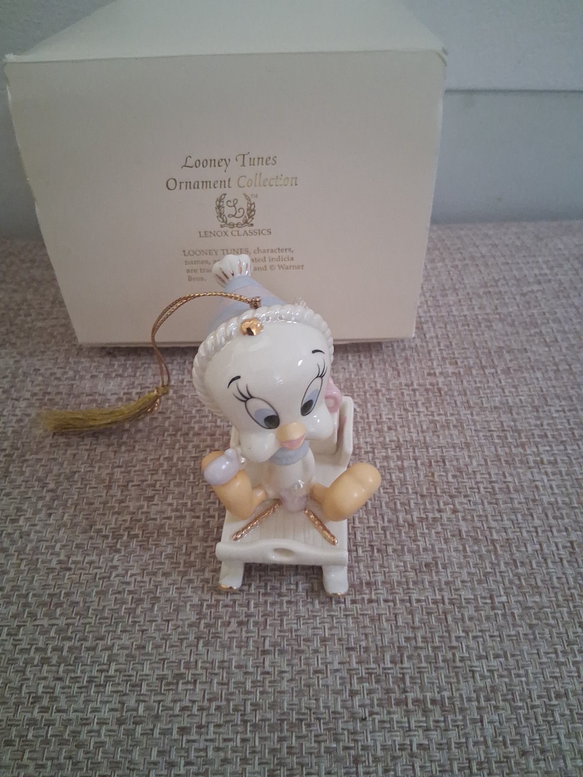 LENOX A TWEETY DELIVERY Christmas Tree Ornament Looney Tunes Tweety Bird Box
