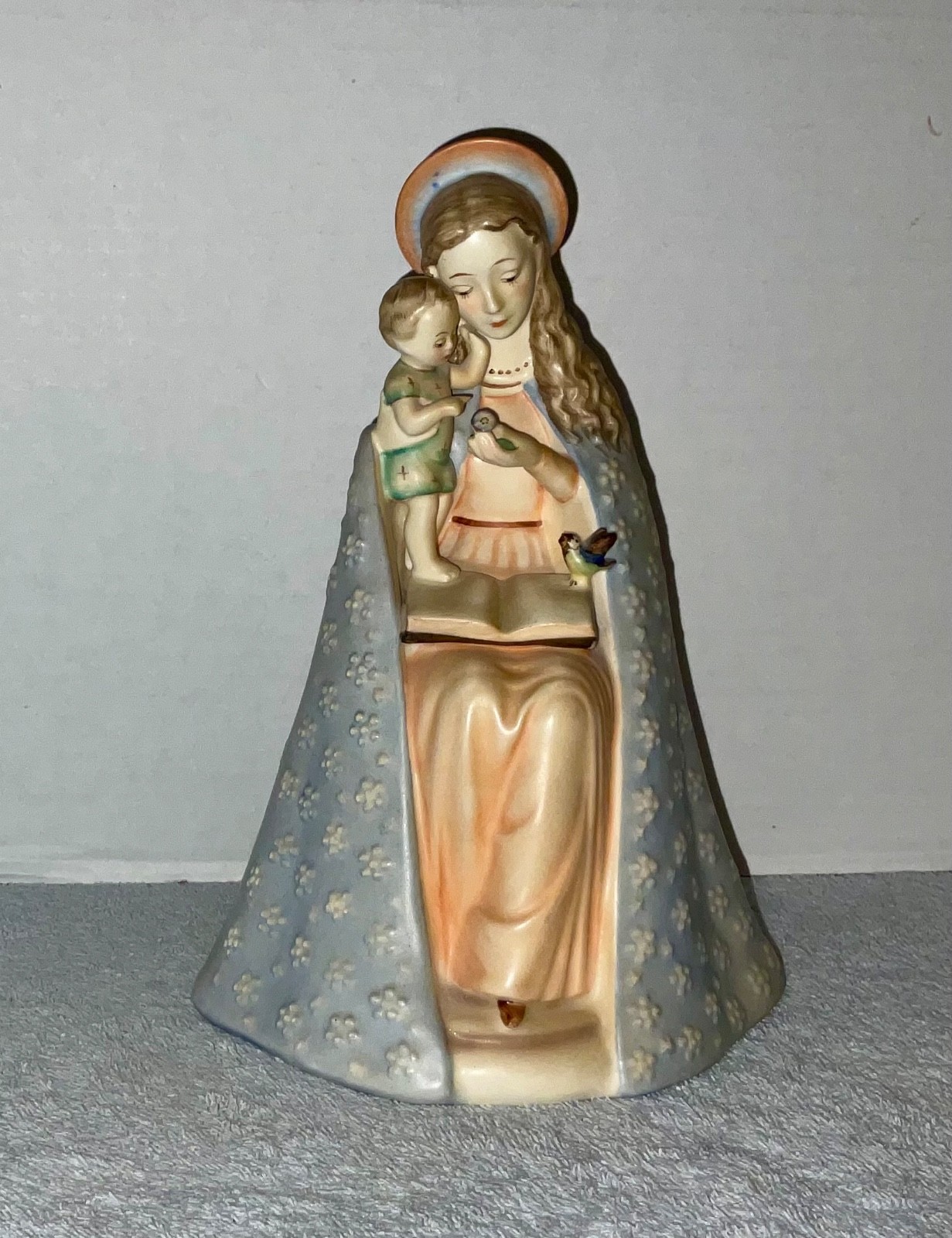 Vintage Goebel Hummel Color Flower Madonna 10/1 Figurine TMK2 Full Bee (R)