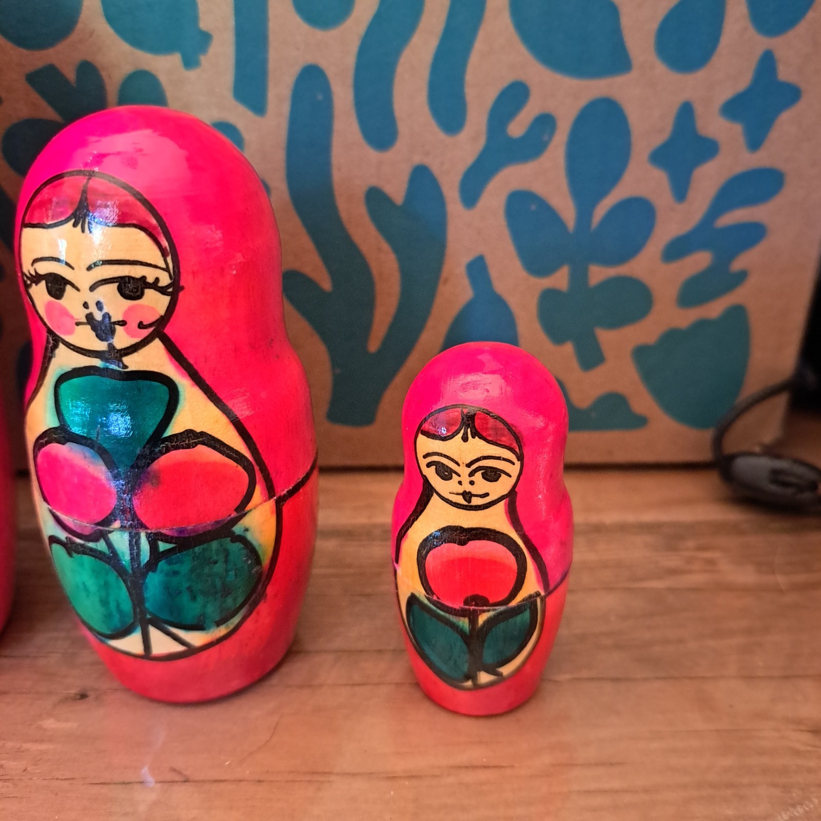 Vintage wooden carving Ukraine Hutsul Hand made Nesting dolls set 4 Painting