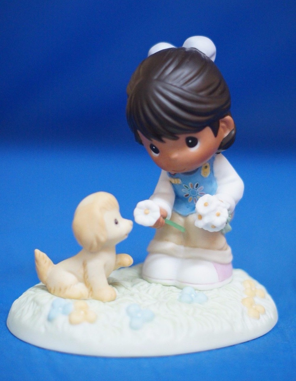 Girl Scout Daisies Sharing Heart Precious Moments Figure African American 104051