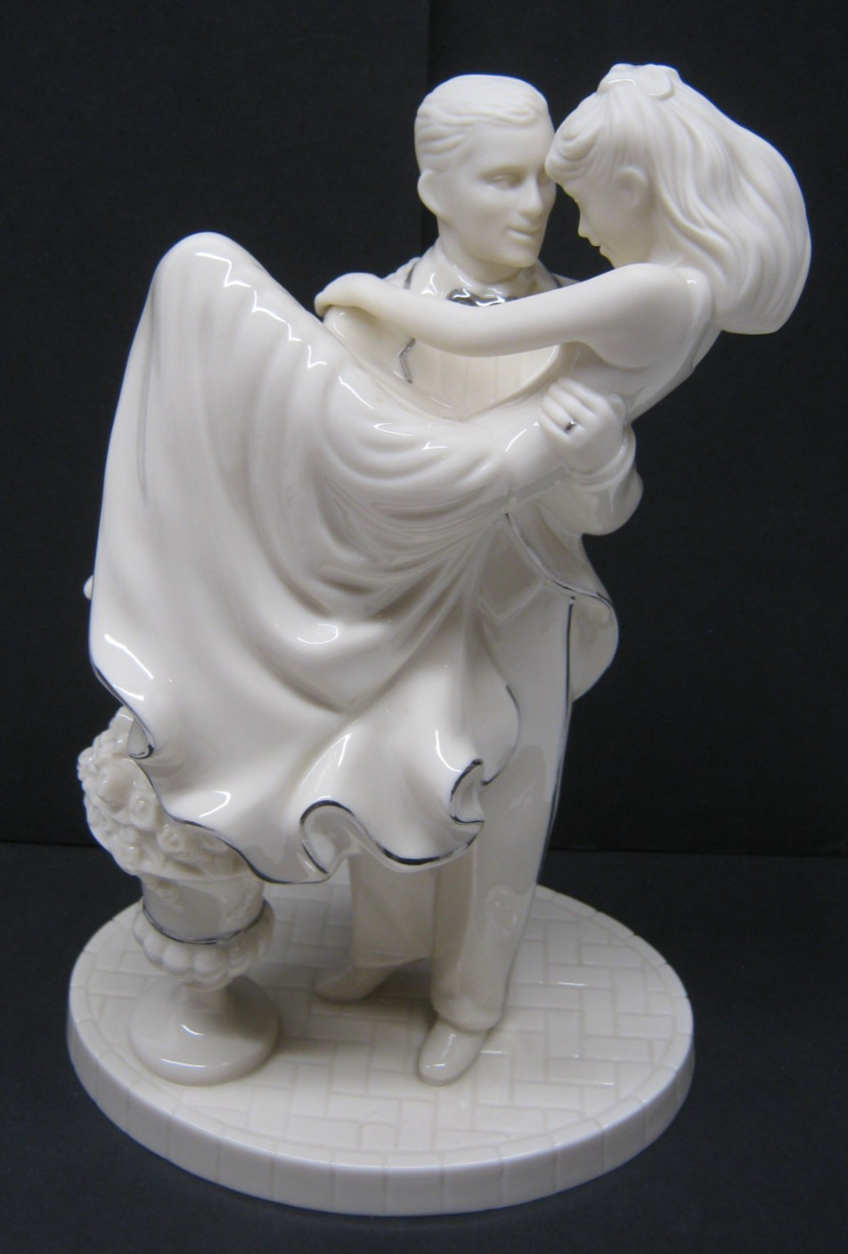 Lenox Wedding Promises Bride Groom “Swept Away” Porcelain Cake Topper Figurine