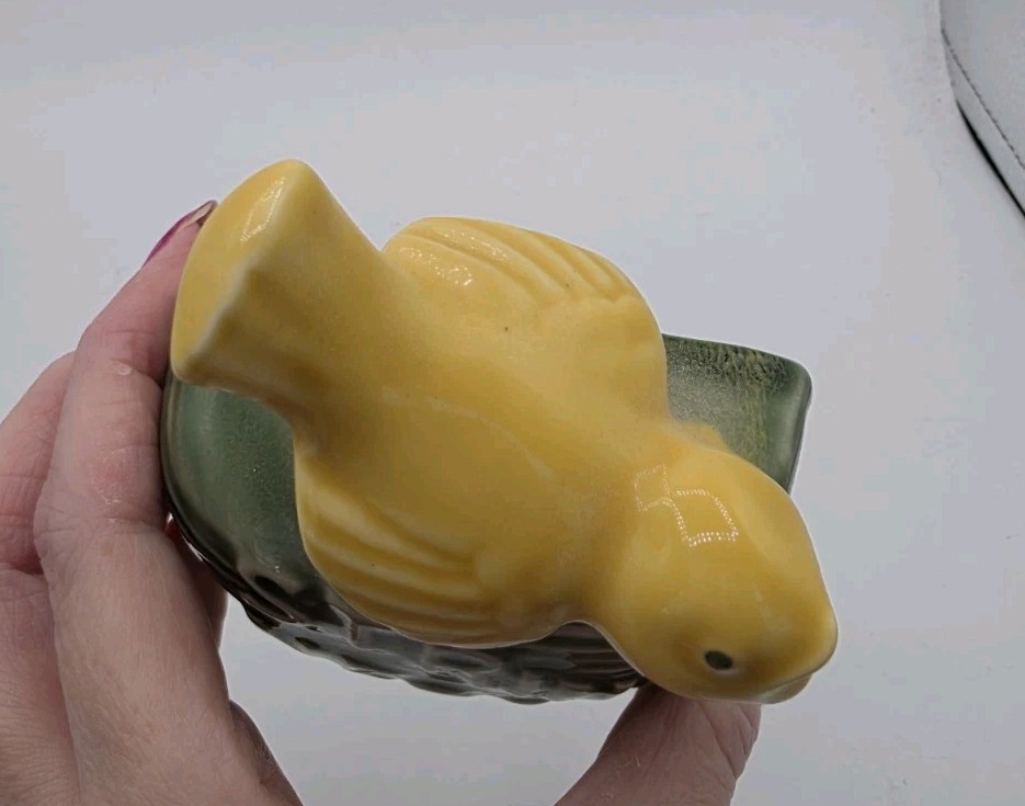 Vintage Ceramic String Nest Pull Yellow Bird Hanging String Holder Wall Mount