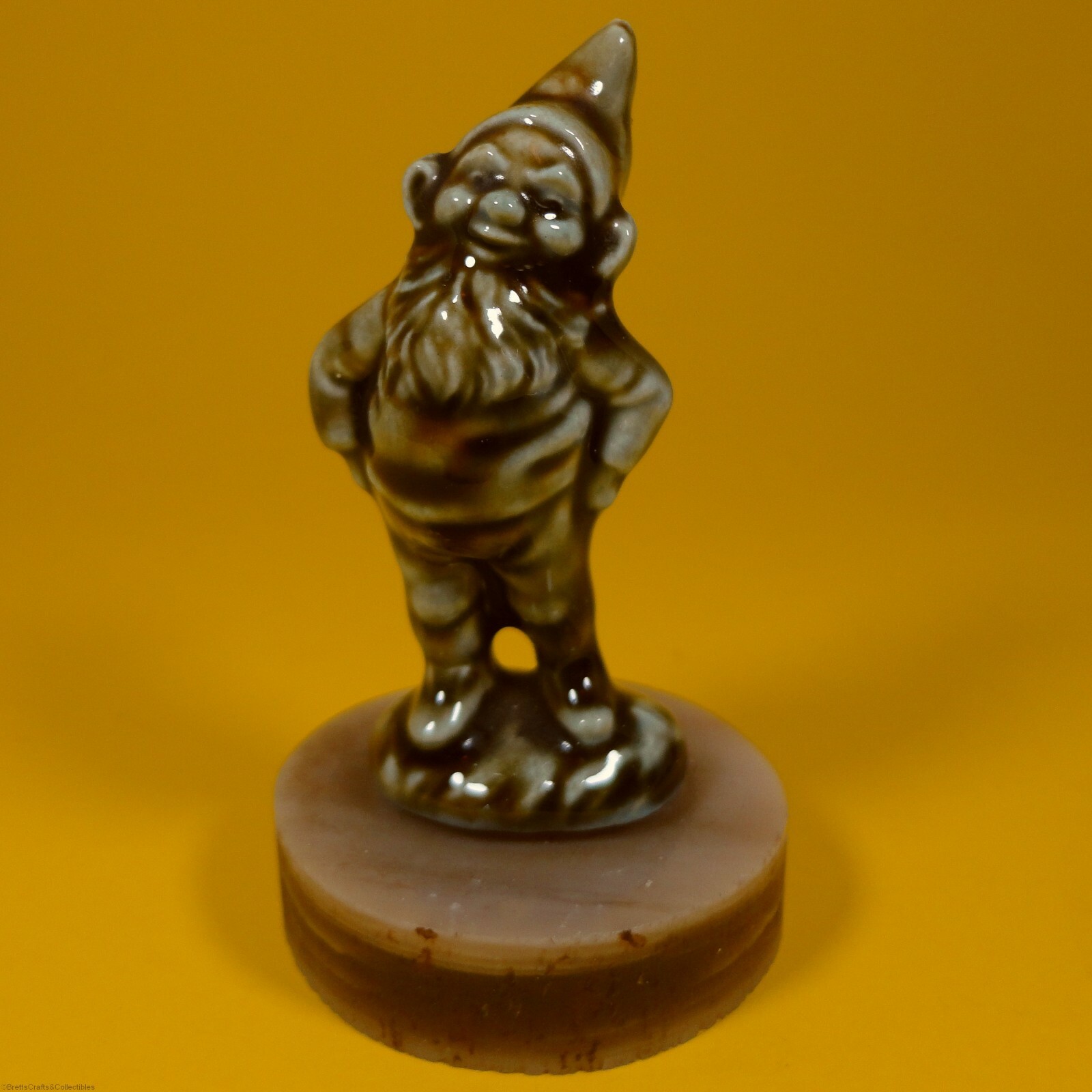 Wade Whimsies (1970/86) Large Lucky Leprechaun on faux (plastic) stone base