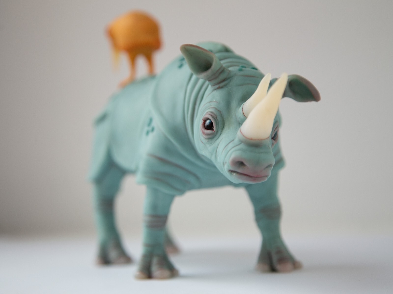 Perfect marriage – weird sculpture gift for couple, rhino and bird family statue
