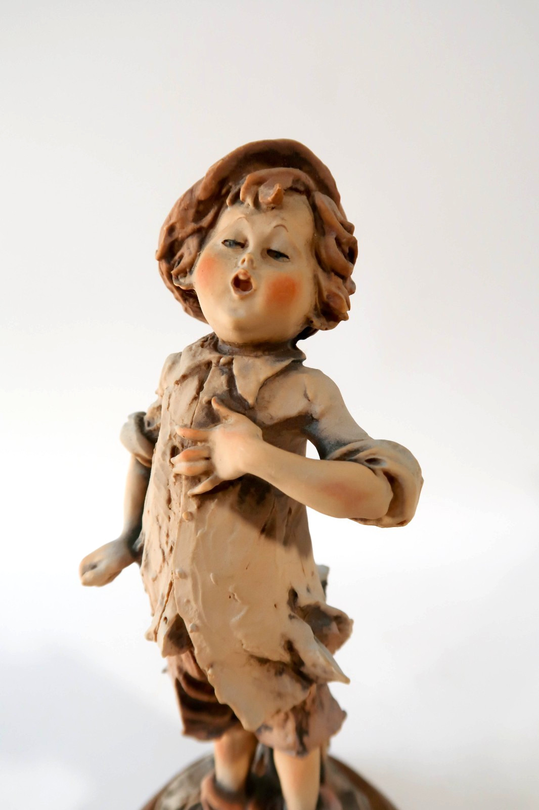 Vintage Giuseppe Armani Singing Boy 8″ Figurine Capodimonte Florence Italy Matte