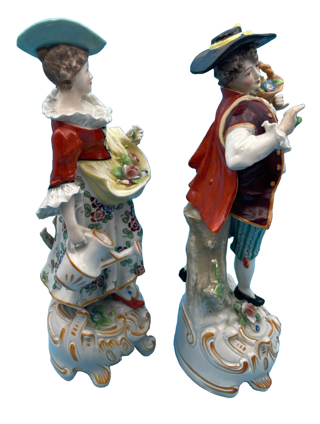 Beautiful Sitzendorf Couple Man w/Flowers In a Basket & In Woman’s Apron
