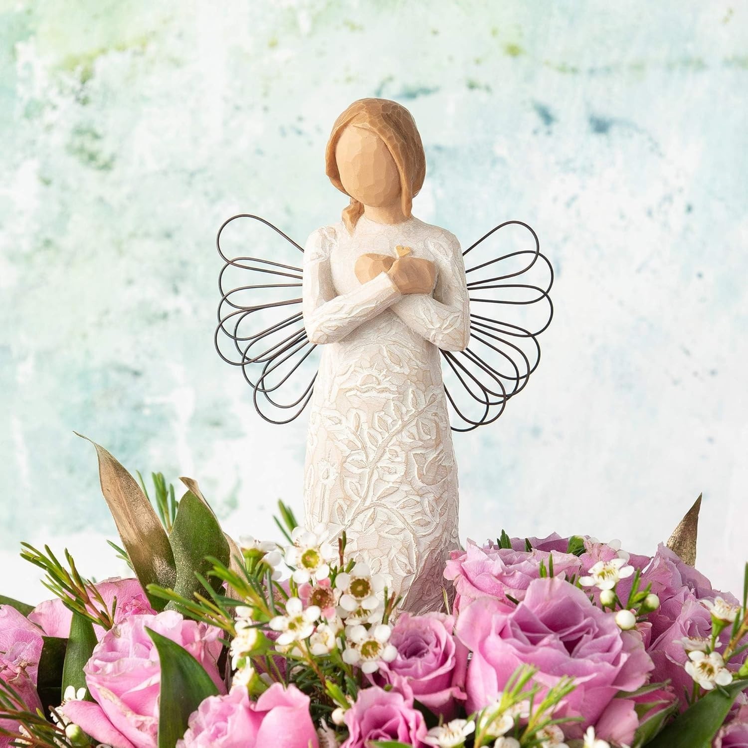 Susan Lordi Sculpted Angel Figure – A Beautiful Tribute to Cherished Memories