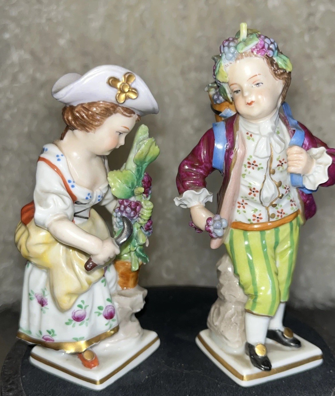 Beautiful Antique Sitzendorf Germany Man & Woman Harvesting Grapes Wine Season