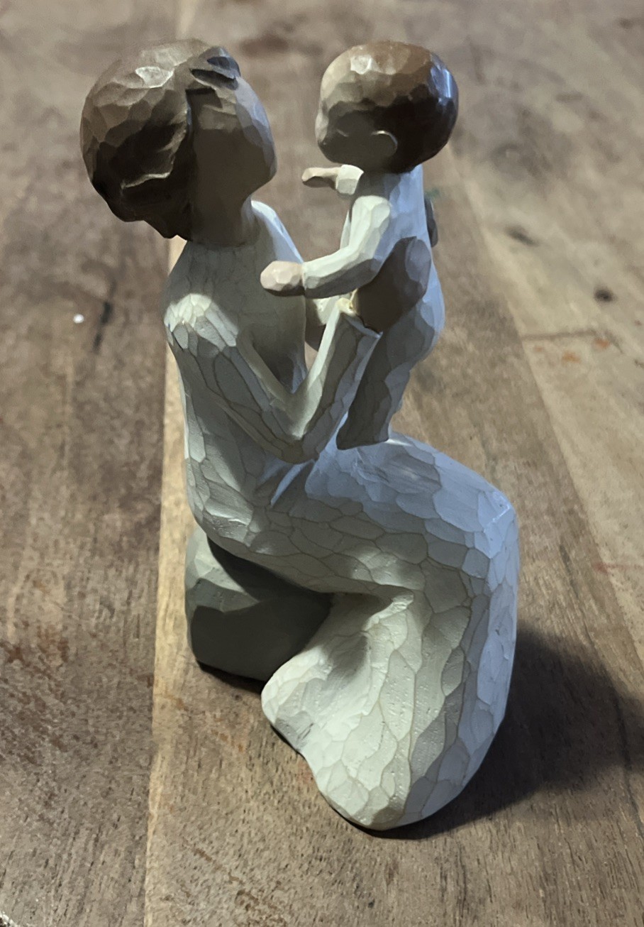 Demdaco Willow Tree 2001 GRANDMOTHER Susan Lordi Sculpted Figure 26072