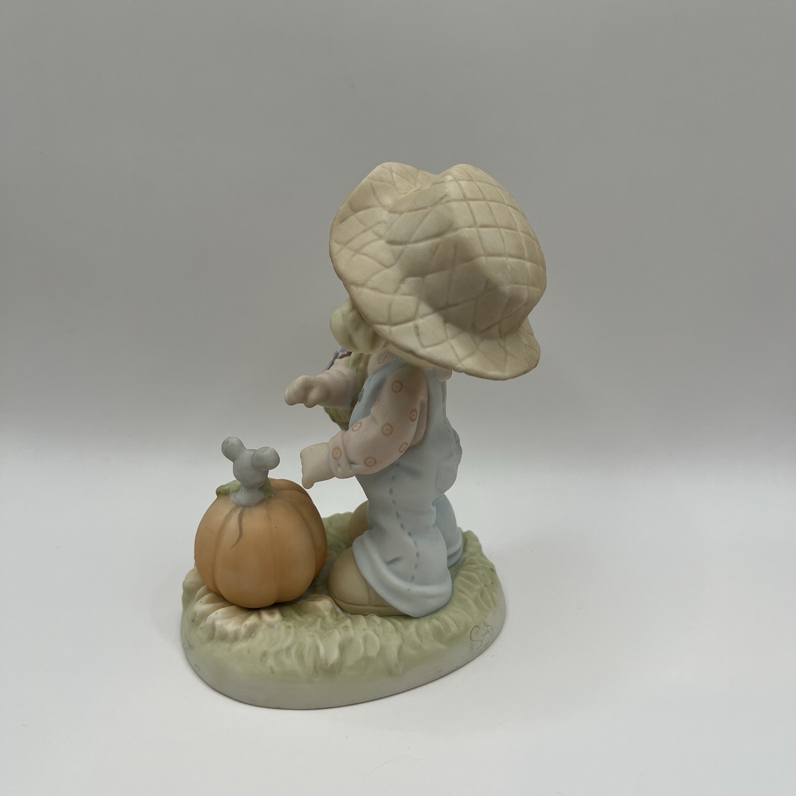2001 Precious Moments Enesco 101526 October Cosmos: Ambitious Pumpkin Mouse Read