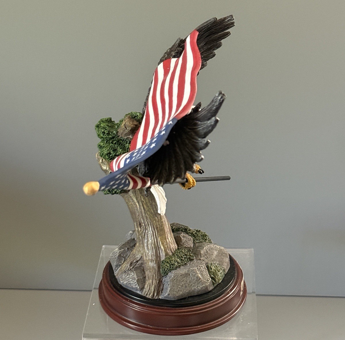 Bradford Exchange GUIDING BEAUTY EAGLE With Flag Sculpture Ted Blaylock 2018