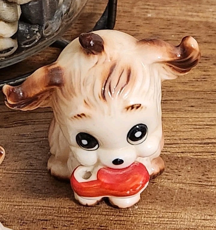 Kitchy Vintage Anthropomorphic Bone China Puppy Dog Carrying Slipper Set/2 VGUC