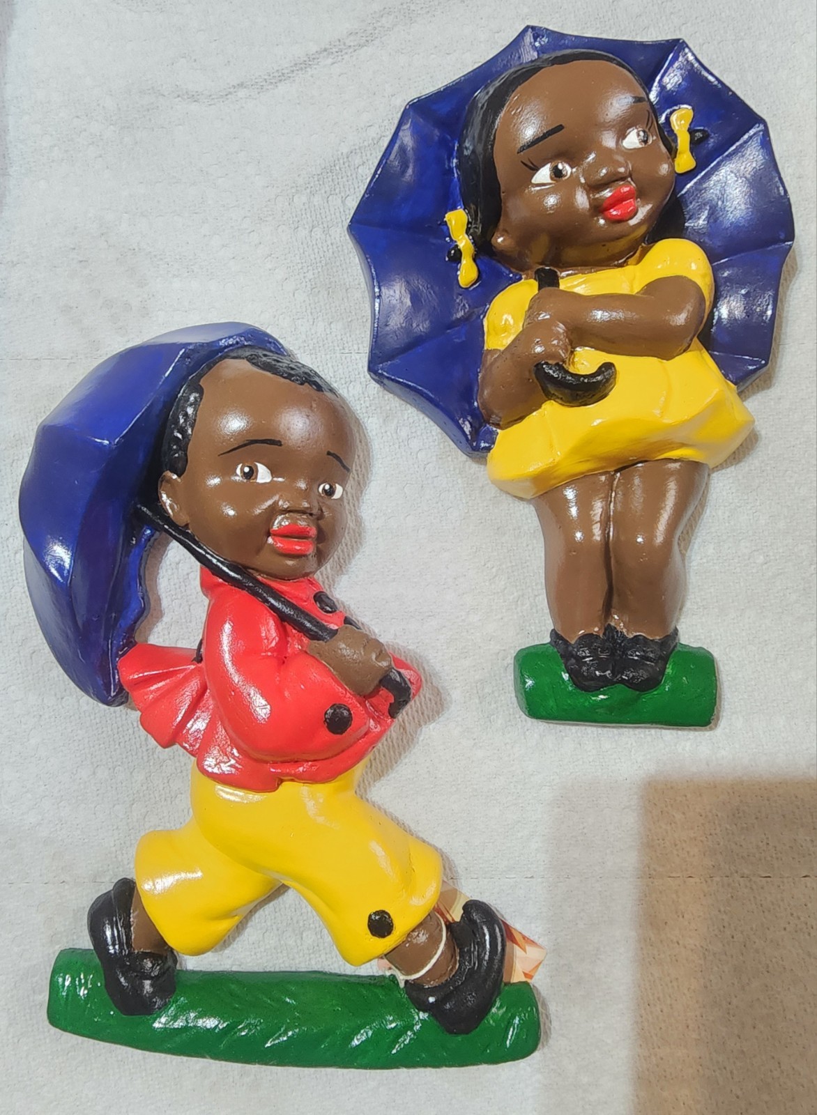 Vintage Style Chalkware Wall Plaques – Girl and Boy with Blue Umbrellas