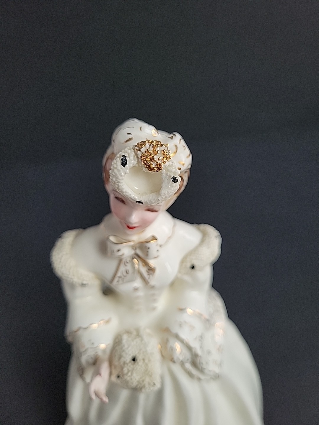 FLORENCE CERAMICS” Delia 8″ Tall Cream & Gold Semi Porcelain Pasadena California
