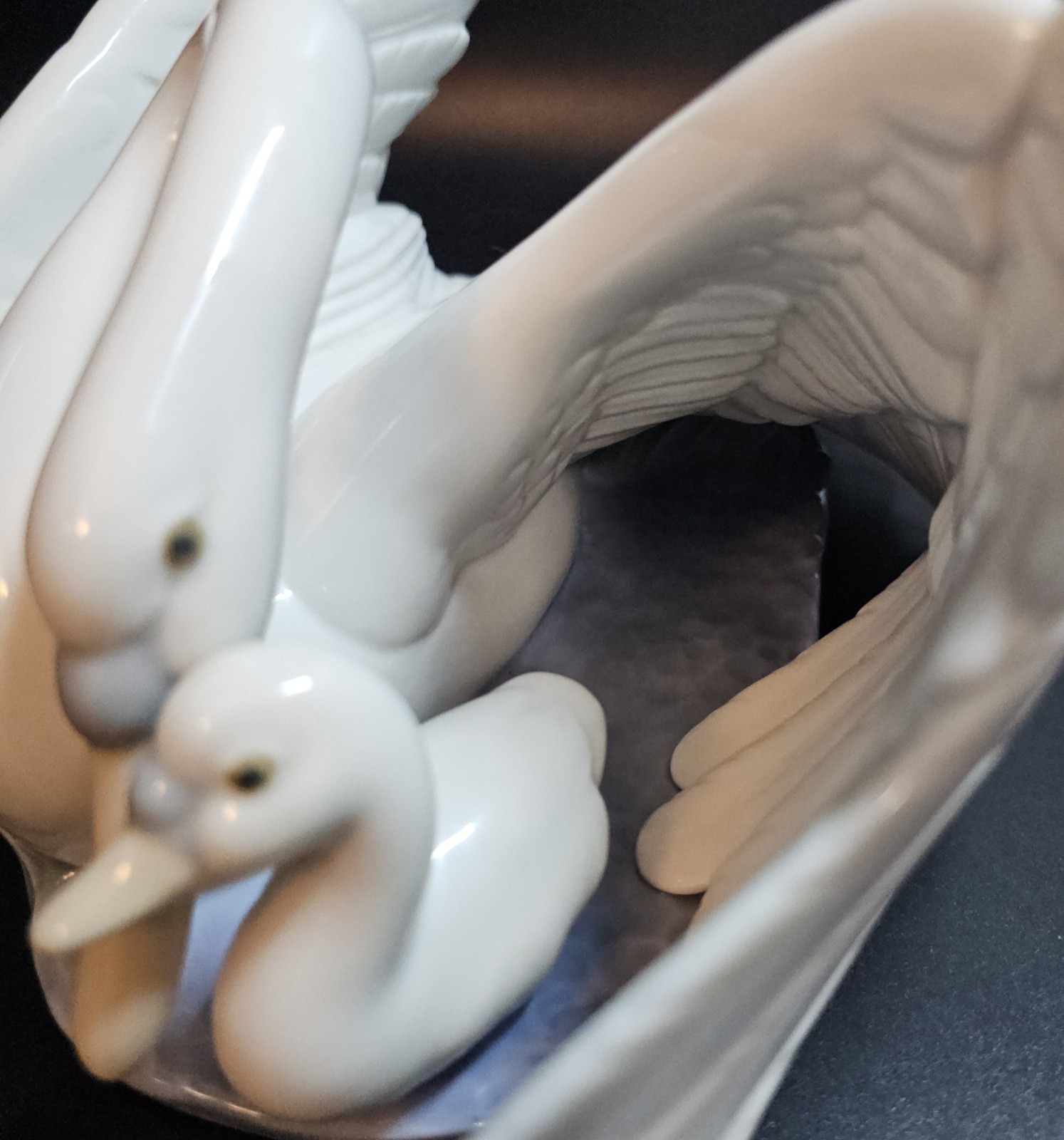 Nao by Lladro Swan with Cygnet Porcelain Figurine 11 x 9″ 1999 Model #1358 Spain