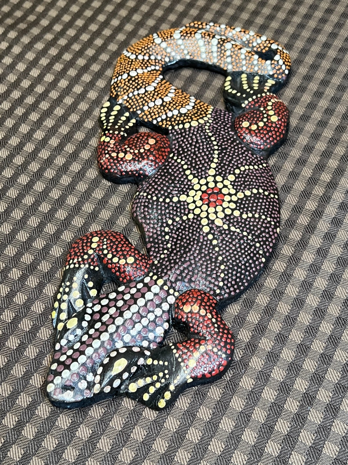 Set of 2 Dot Painted Wood 10″ Geckos Colorful Green Brown Wall Hanging Climbing