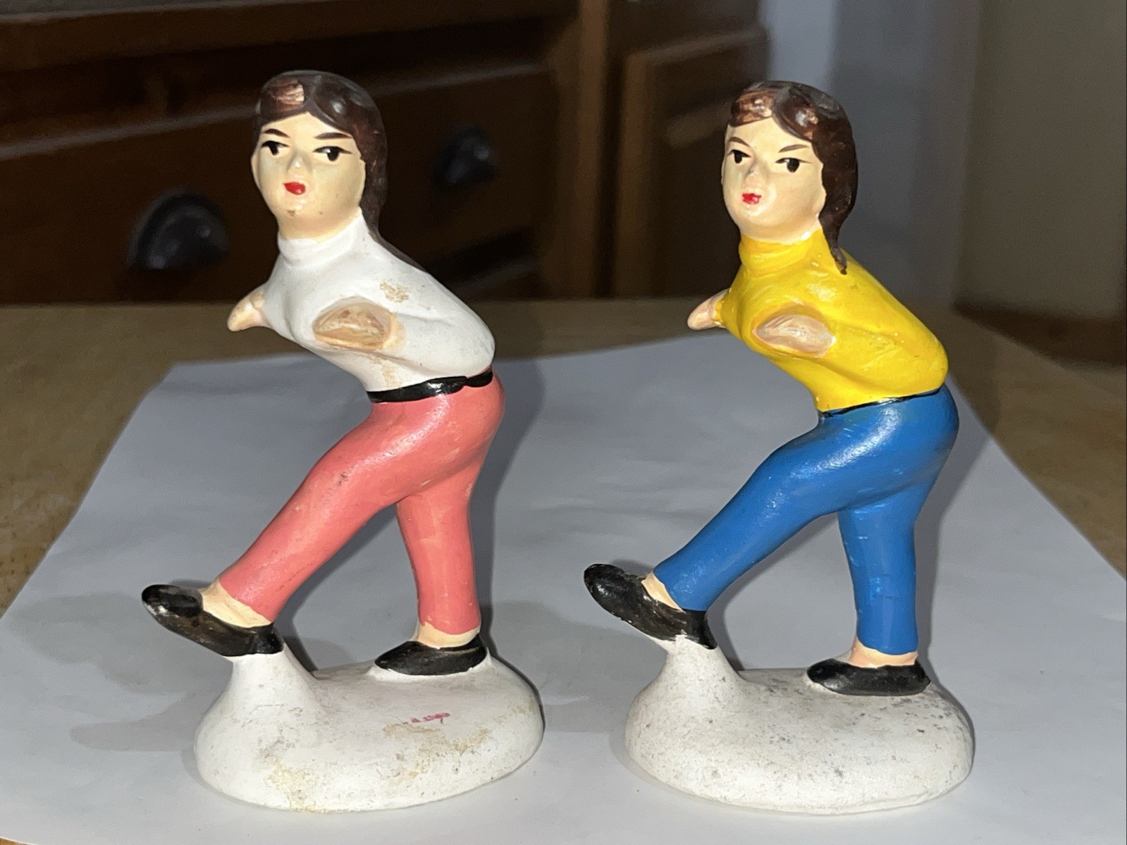 J.L. Co Japan SOCK HOP DANCE GIRL Figurines 4 1/4″ tall PAIR Twins Brunette