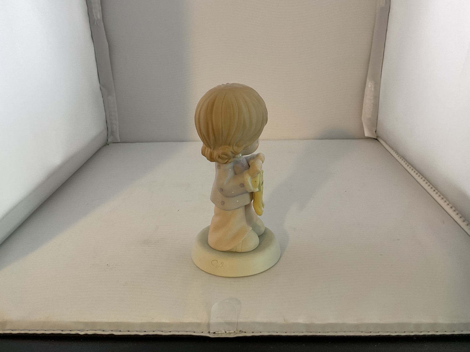 Lot #2314 New Precious Moments 117801 Porcelian Figurine in Box
