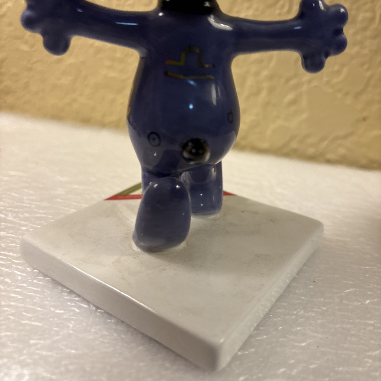 Westland Peanuts On Parade Snoopy What’s Your Sign? 8412 5.1/4” Purple