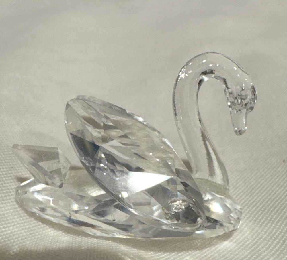 Swarovski Silver Crystal Figurine Small Swan Retired Beauties of the Lake