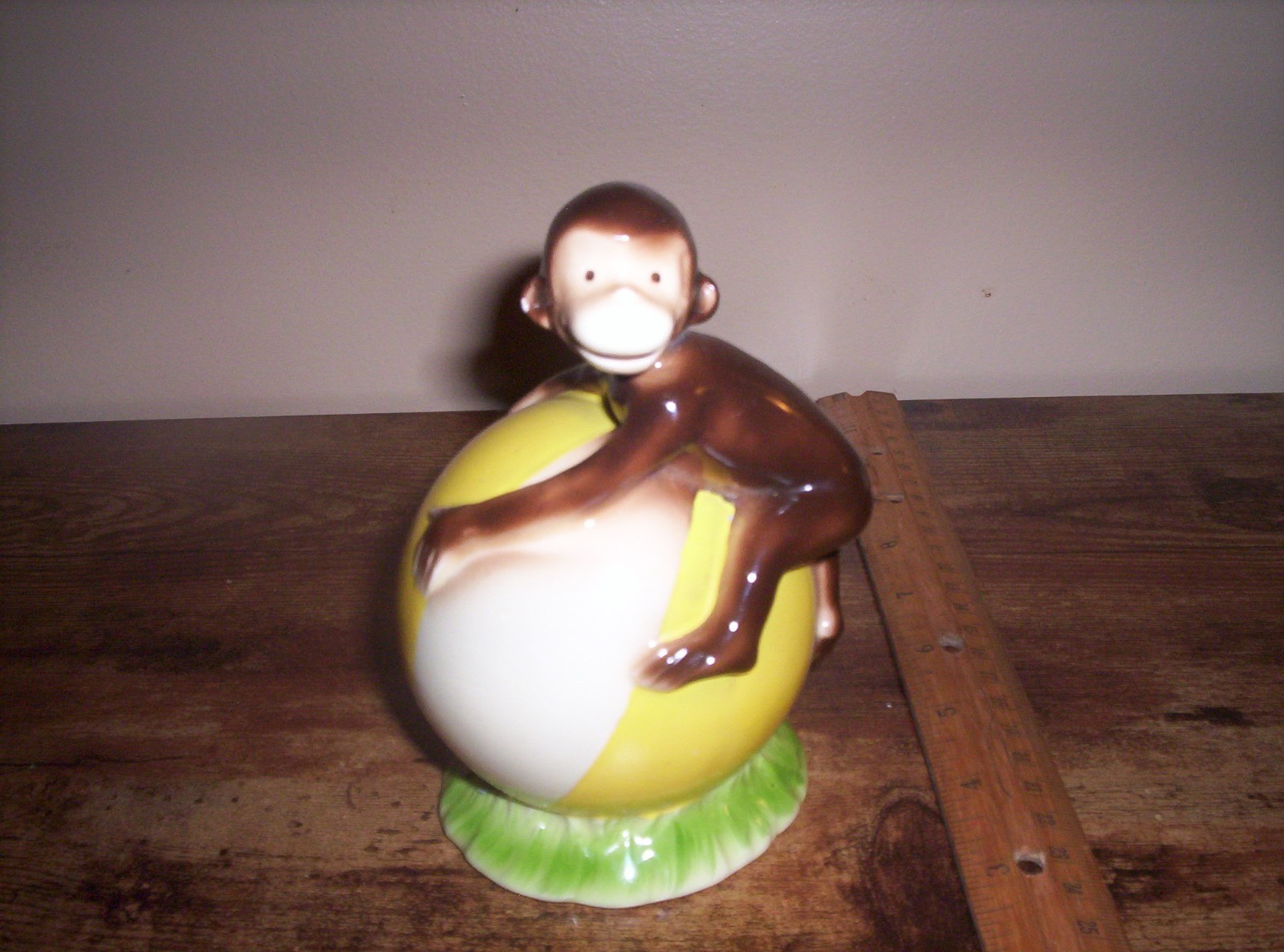 1981 GORHAM CURIOUS GEORGE HAND PAINTED MARGARET E REY MONKEY ON BALL FIGURINE