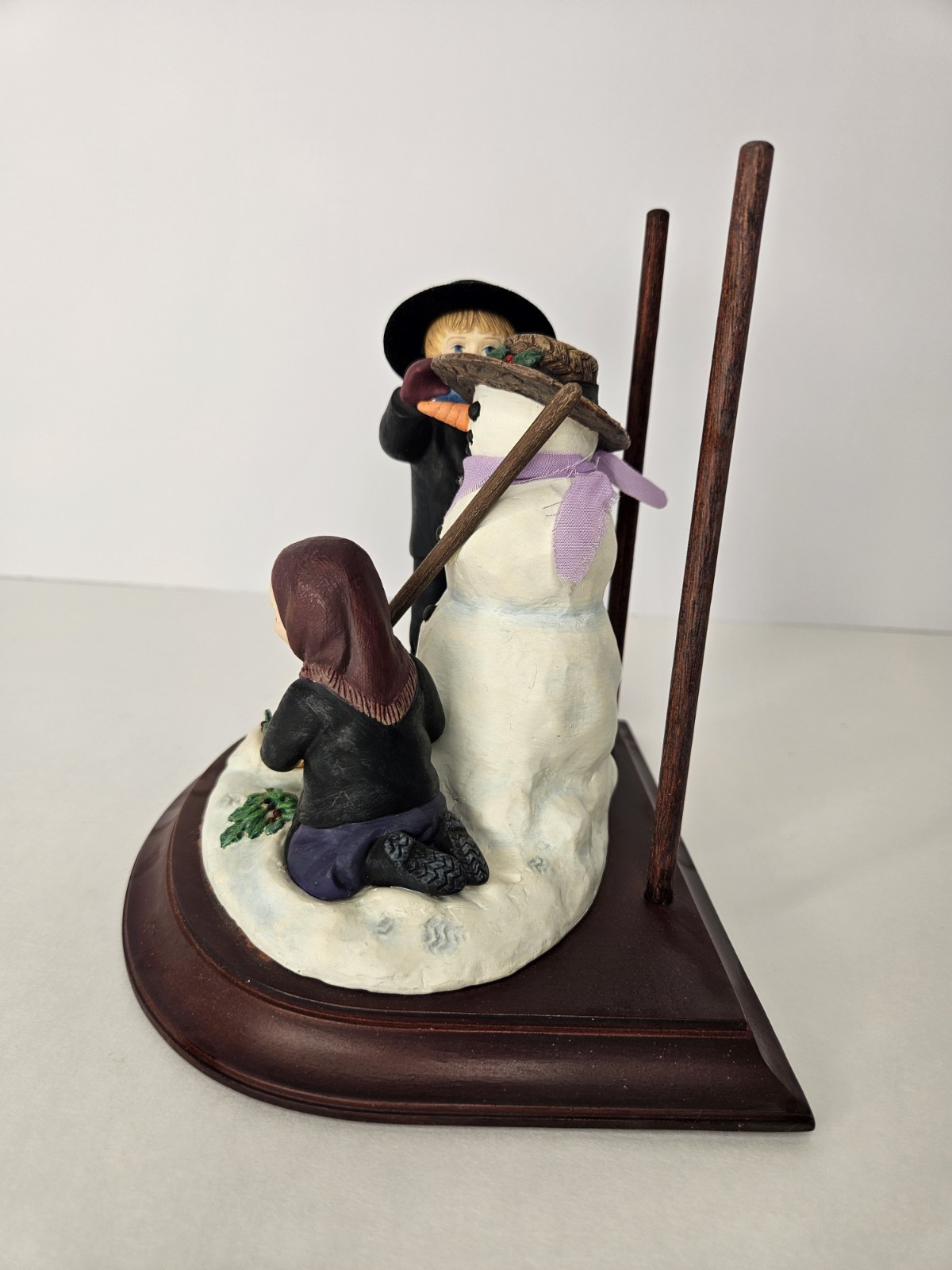 1993 Amish Heritage Collection A Winter Holiday #30037 Quilt Collectible Figure