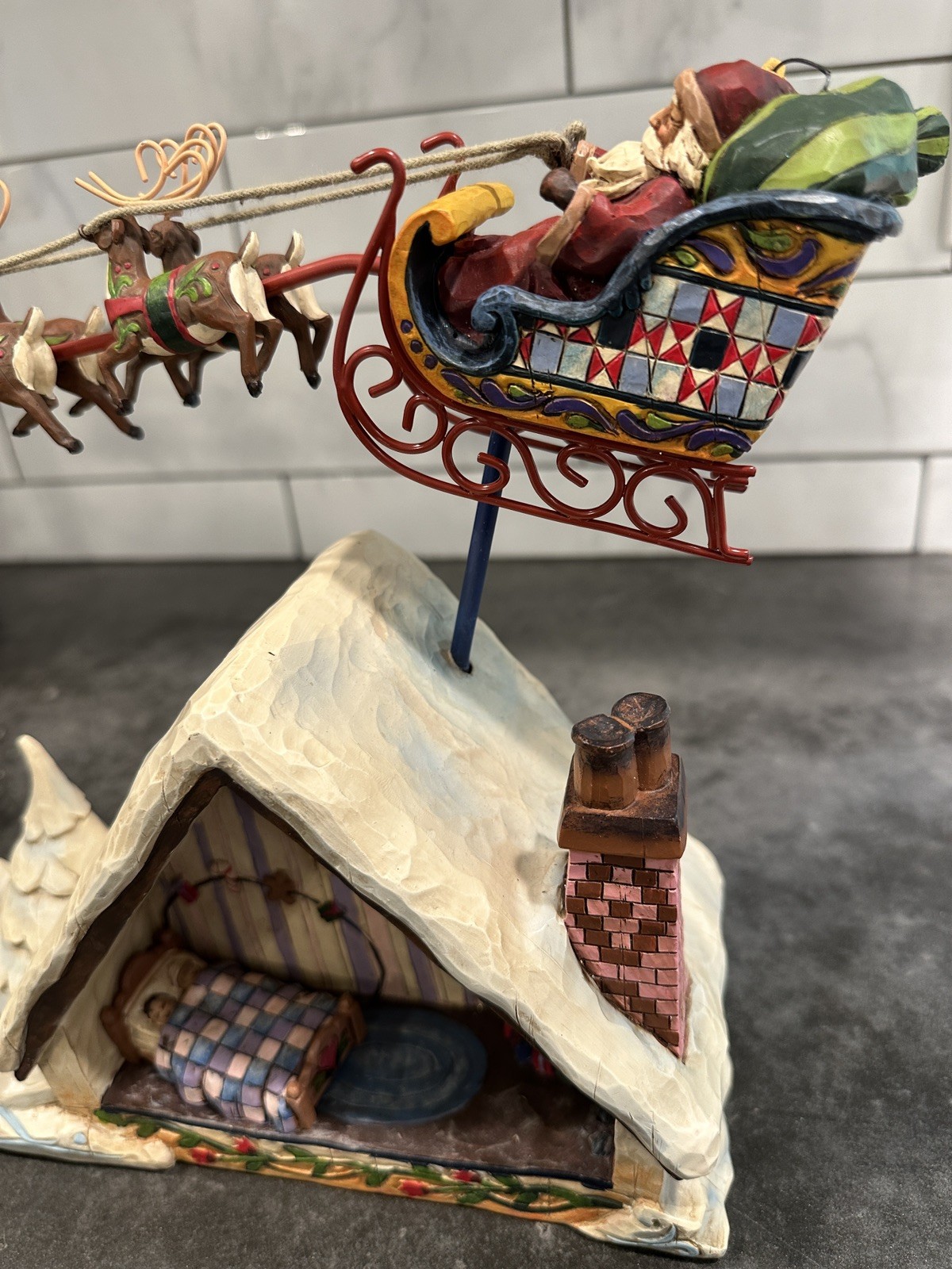 Jim Shore Heartwood Creek DREAMS FLY Santa in Sleigh Over House Figure C4002410