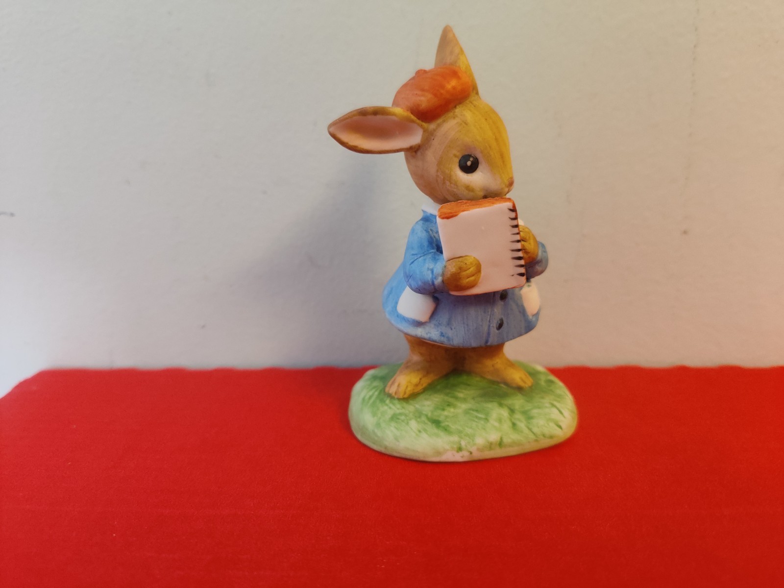 Lefton China Vintage School girl bunny rabbit figurine 1983 3.25 inch